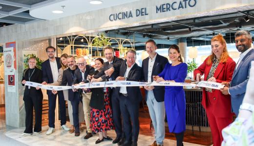 Feierliches Ribbon Cutting im Papa Pepe