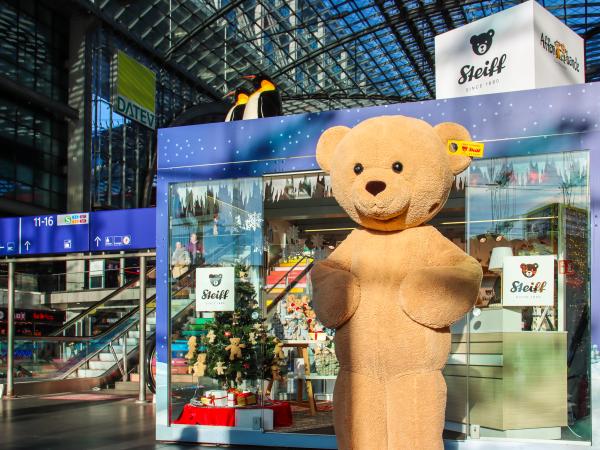 Lagard&egrave;re Travel Retail und Steiff er&ouml;ffnen gemeinsamen  Pop-up Store am Berliner Hauptbahnhof